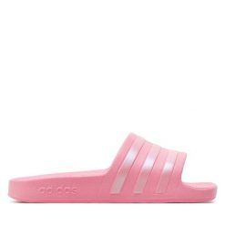 Klapki adidas. Czerwone klapki adidas, bez wzorów, sportowe, bez obcasa, bez zapięcia. Za 109.99 zł.