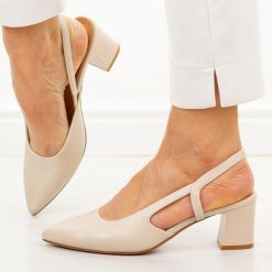 Cieliste czółenka damskie bez pięty Sergio Leone Sk472. Czółenka Sergio Leone, na jesień, bez wzorów, ze skóry, biznesowe, bez obcasa, na obcasie, bez zapięcia. Za 199.00 zł.