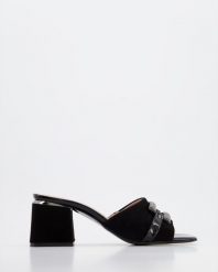 KLAPKI Z OZDOBĄ G0538429 BLACK. Czarne klapki Venezia, z aplikacjami, ze skóry, bez obcasa, bez zapięcia. Za 269.00 zł.