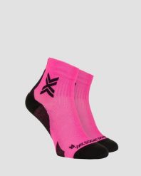Skarpety unisex X-Socks RUN DISCOVER ANKLE FLUO PINK/BLACK P140. Czerwone skarpetki X-Socks, bez wzorów, z materiału. Za 99.99 zł.