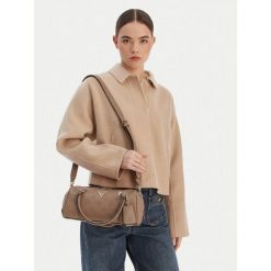 Torebka Guess. Brązowe torebki klasyczne Guess, z aplikacjami, klasyczne, bez dodatków. Za 402.99 zł.
