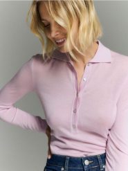 Bluzka z kołnierzykiem polo - różowy. Czerwone bluzki Reserved, l, bez wzorów, z dzianiny, bez kołnierzyka, bez ramiączek. Za 159.99 zł.