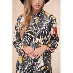Koszula Damska Satya BS Dva 133. Koszule blue shadow, bez wzorów, bez kołnierzyka, bez ramiączek. Za 279.90 zł.