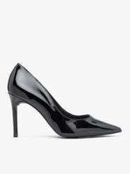 Czarne lakierowane czółenka na szpilce. Czarne czółenka Ryłko, bez wzorów, z gumy, eleganckie, bez obcasa, na szpilce, bez zapięcia. Za 329.99 zł.