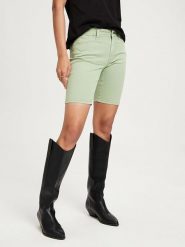 Cross Jeans Szorty dżinsowe w kolorze miętowym rozmiar: W30. Zielone szorty Cross Jeans, z aplikacjami, z jeansu, klasyczne. Za 110.29 zł.