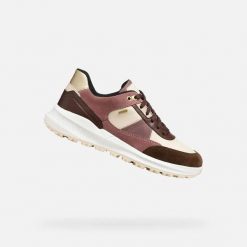 Buty sportowe damskie Geox PG1X B ABX. Brązowe buty treningowe Geox, bez wzorów, z gumy, bez zapięcia, trekkingowe. Za 800.80 zł.