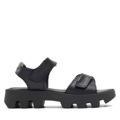 Sandały Lasocki. Czarne sandały Lasocki, bez wzorów, bez obcasa, na płaskiej podeszwie, bez zapięcia. Za 159.99 zł.