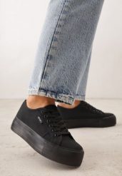 Czarne Klasyczne Trampki VICES w Stylu Basic Riovanna. Czarne trampki Born2be, bez wzorów, z jeansu, klasyczne, bez zapięcia. Za 69.99 zł.