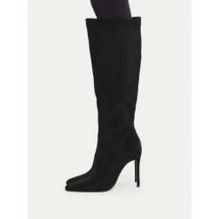 Kozaki Nine West. Czarne kozaki Nine West, bez wzorów, bez obcasa, na szpilce, bez zapięcia. Za 379.99 zł.