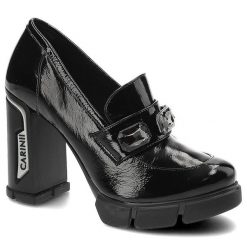 Czarne Półbuty Carinii Eleganckie Skórzane Buty Damskie. Czarne półbuty wsuwane Carinii, z aplikacjami, ze skóry, biznesowe, bez obcasa, na słupku. Za 429.00 zł.