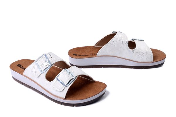 INBLU CP-50 001 biały, klapki damskie. Białe klapki Inblu, bez wzorów, bez obcasa, bez zapięcia. Za 83.99 zł.