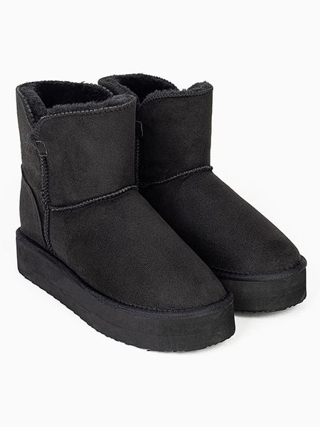 ISLAND BOOT Botki zimowe "Chloe" w kolorze czarnym rozmiar: 37. Czarne botki Island Boot, bez wzorów, bez obcasa, bez zapięcia. Za 140.95 zł.