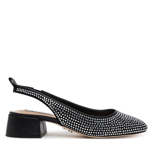 Czółenka Steve Madden. Czarne czółenka Steve Madden, bez wzorów, bez obcasa, bez zapięcia. Za 299.99 zł.