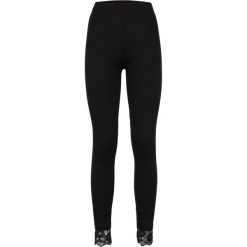 Legginsy z koronką bonprix czarny. Legginsy marki bonprix. Za 44.99 zł.
