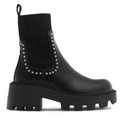 Botki DeeZee. Czarne botki DeeZee, bez wzorów, bez obcasa, na słupku, bez zapięcia. Za 89.99 zł.