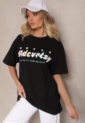 Czarny T-shirt Oversize Ozdobiony Napisem i Kolorowymi Gwiazdami Ilamora. Czarne t-shirty Renee, m, bez wzorów, z jeansu, eleganckie, bez kołnierzyka, bez ramiączek. W wyprzedaży za 43.99 zł.