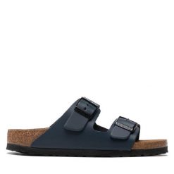 Klapki Birkenstock. Niebieskie klapki Birkenstock, bez wzorów, bez obcasa, bez zapięcia. Za 499.99 zł.