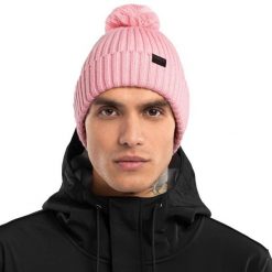 Zimowa czapka z pomponem Sporty zimowe Siroko Lulu. Czerwone czapki zimowe SIROKO, z aplikacjami, z materiału, sportowe. Za 128.00 zł.