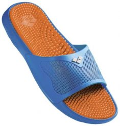 Klapki basenowe sportowe basen plażę trening unisex Arena Marco. Brązowe klapki Arena, bez wzorów, z gumy, sportowe, bez obcasa, bez zapięcia. Za 100.99 zł.