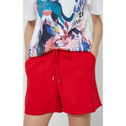 Medicine szorty z domieszką lnu damskie kolor czerwony gładkie high waist. Czerwone szorty MEDICINE, bez wzorów. W wyprzedaży za 49.90 zł.