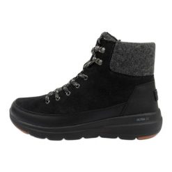 Buty Skechers 144204/BKGY czarne. Czarne botki bez wzorów, ze skóry, bez zapięcia. W wyprzedaży za 388.82 zł.