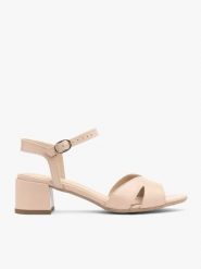 Beżowe sandały na klocku. Brązowe sandały Ryłko, bez wzorów, ze skóry, eleganckie, bez obcasa, na obcasie, bez zapięcia. Za 399.99 zł.