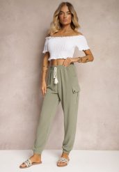 Ciemnozielone Spodnie Cargo High Waist Wykończone Gumką w Pasie Nellindra. Zielone jeansy Renee, bez wzorów, z jeansu, eleganckie, z podwyższonym stanem. W wyprzedaży za 29.99 zł.