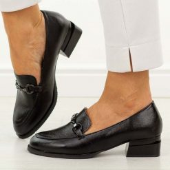 Czarne półbuty damskie, mokasyny M.Daszyński Sa267-7. Czarne mokasyny M.Daszyński, z aplikacjami, ze skóry, z okrągłym noskiem. Za 199.00 zł.