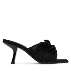 Klapki KARL LAGERFELD. Czarne klapki KARL LAGERFELD, bez wzorów, bez obcasa, bez zapięcia. Za 879.99 zł.