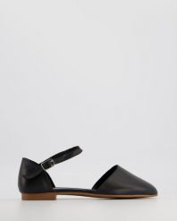 CZARNE SANDAŁY E247 BLACK. Czarne sandały Venezia, bez wzorów, ze skóry, bez obcasa, bez zapięcia. Za 199.00 zł.