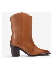 Unisa Skórzane kowbojki w kolorze jasnobrązowym rozmiar: 40. Brązowe botki Unisa, bez wzorów, eleganckie, z okrągłym noskiem, bez obcasa, bez zapięcia. Za 292.20 zł.