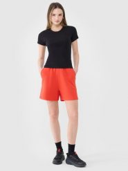 4F Spodenki dresowe damskie - czerwone XL. Czerwone szorty 4f, bez wzorów, z bawełny, sportowe. W wyprzedaży za 79.99 zł.