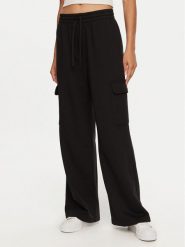 Vans Spodnie dresowe Frontside VN000HGP Czarny Loose Fit. Czarne spodnie dresowe Vans, bez wzorów, z dresówki. Za 169.99 zł.