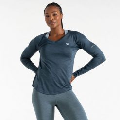 Damska bluzka sportowa z długim rękawem Discern. Szare t-shirty sportowe Dare 2b, bez wzorów, z elastanu, bez ramiączek. W wyprzedaży za 79.99 zł.