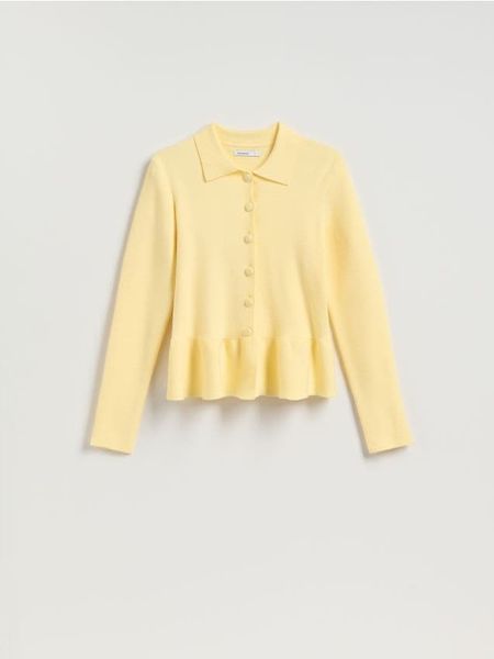 Sweter z baskinką - jasnożółty. Żółte swetry Reserved, l, bez wzorów, z dzianiny, bez ramiączek. W wyprzedaży za 89.99 zł.