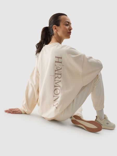 4F Bluza dresowa oversize nierozpinana bez kaptura damska - kremowa L. Brązowe bluzy 4f, l, bez wzorów, z bawełny, klasyczne, bez ramiączek, bez kaptura. Za 79.99 zł.