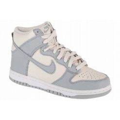Damskie Skórzane Buty Sportowe Dunk O Wysokim Kroju. Białe buty treningowe Nike, bez wzorów, z gumy, bez zapięcia, trekkingowe. Za 677.99 zł.