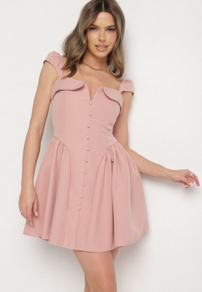 Ciemnoróżowa Rozkloszowana Sukienka z Ozdobnym Dekoltem i Guzikami Salasesia. Czerwone sukienki Born2be, na co dzień, l, bez wzorów, eleganckie, bez kołnierzyka, bez ramiączek, kopertowe. Za 149.99 zł.