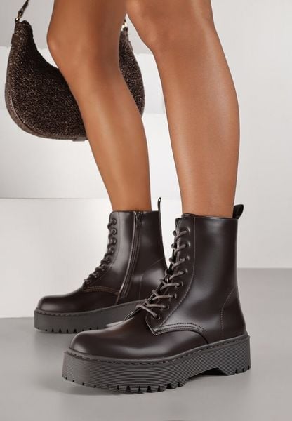 Brązowe Sznurowane Płaskie Botki w Stylu Workerów Neatinna. Brązowe botki Born2be, bez wzorów, z jeansu, eleganckie, bez obcasa, na płaskiej podeszwie, bez zapięcia. Za 169.99 zł.