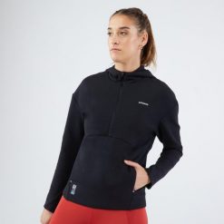 Bluza tenisowa z kapturem na krótki suwak Artengo Soft Dry 900. Czarne bluzy ARTENGO, l, bez wzorów, z materiału, z kapturem, na fitness i siłownię. Za 129.99 zł.