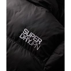 Damska kurtka puchowa Superdry 5 Baffle. Czarne kurtki Superdry, bez wzorów, z puchu, bez kaptura. W wyprzedaży za 482.00 zł.