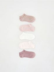 Krótkie skarpetki z bawełną 5 pack - pastelowy róż. Czerwone skarpetki Reserved, bez wzorów, z bawełny. Za 49.99 zł.