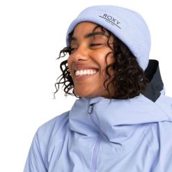 Czapka zimowa damska Roxy Folker. Fioletowe czapki zimowe Roxy, bez wzorów. Za 71.50 zł.