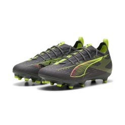 Młodzieżowe buty piłkarskie ULTRA 5 PRO FG/AG PUMA. Czerwona buty do biegania Puma, bez wzorów, bez zapięcia, do biegania. W wyprzedaży za 309.00 zł.