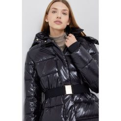 Joop! kurtka damska kolor czarny zimowa. Czarne kurtki Joop!, na zimę, bez wzorów, z włókna, bez kaptura. W wyprzedaży za 1,229.90 zł.