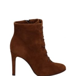 BOTKI NA SZPILCE 3520 509 COGNAC. Brązowe botki Venezia, bez wzorów, ze skóry, bez obcasa, na szpilce, bez zapięcia. Za 279.00 zł.