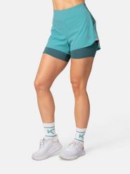 KARI TRAA Szorty sportowe "Mija" w kolorze turkusowym rozmiar: S. Niebieskie szorty sportowe Kari Traa, bez wzorów, z podwyższonym stanem, outdoorowe. Za 165.99 zł.