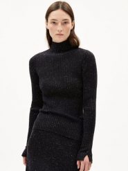 ARMEDANGELS Sweter - Alaania Kobiety Bawełna czarny, M. Czarne swetry ARMEDANGELS, m, bez wzorów, z bawełny, bez ramiączek. Za 379.95 zł.