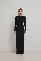 Gładka sukienka MAXI w kolorze TOTALLY BLACK - ARVENA-S/M. Czarne sukienki Marsala, m, bez wzorów, z elastanu, eleganckie, bez kołnierzyka, bez ramiączek, maxi. Za 579.90 zł.