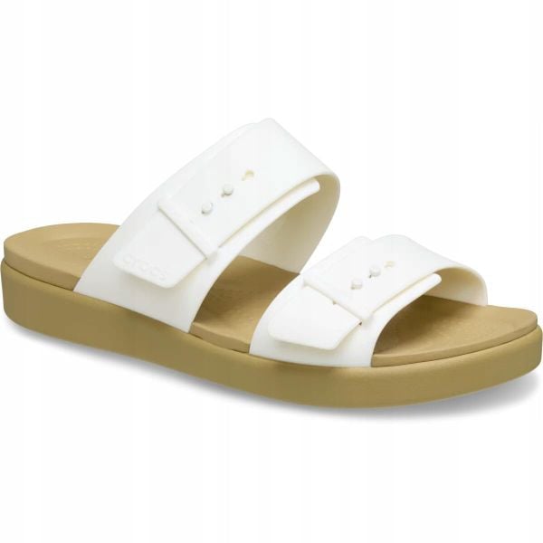 Sandały dla Kobiet Crocs Brooklyn Buckle Low. Brązowe sandały Crocs, bez wzorów, z materiału, eleganckie, bez obcasa, na obcasie, bez zapięcia. Za 239.99 zł.